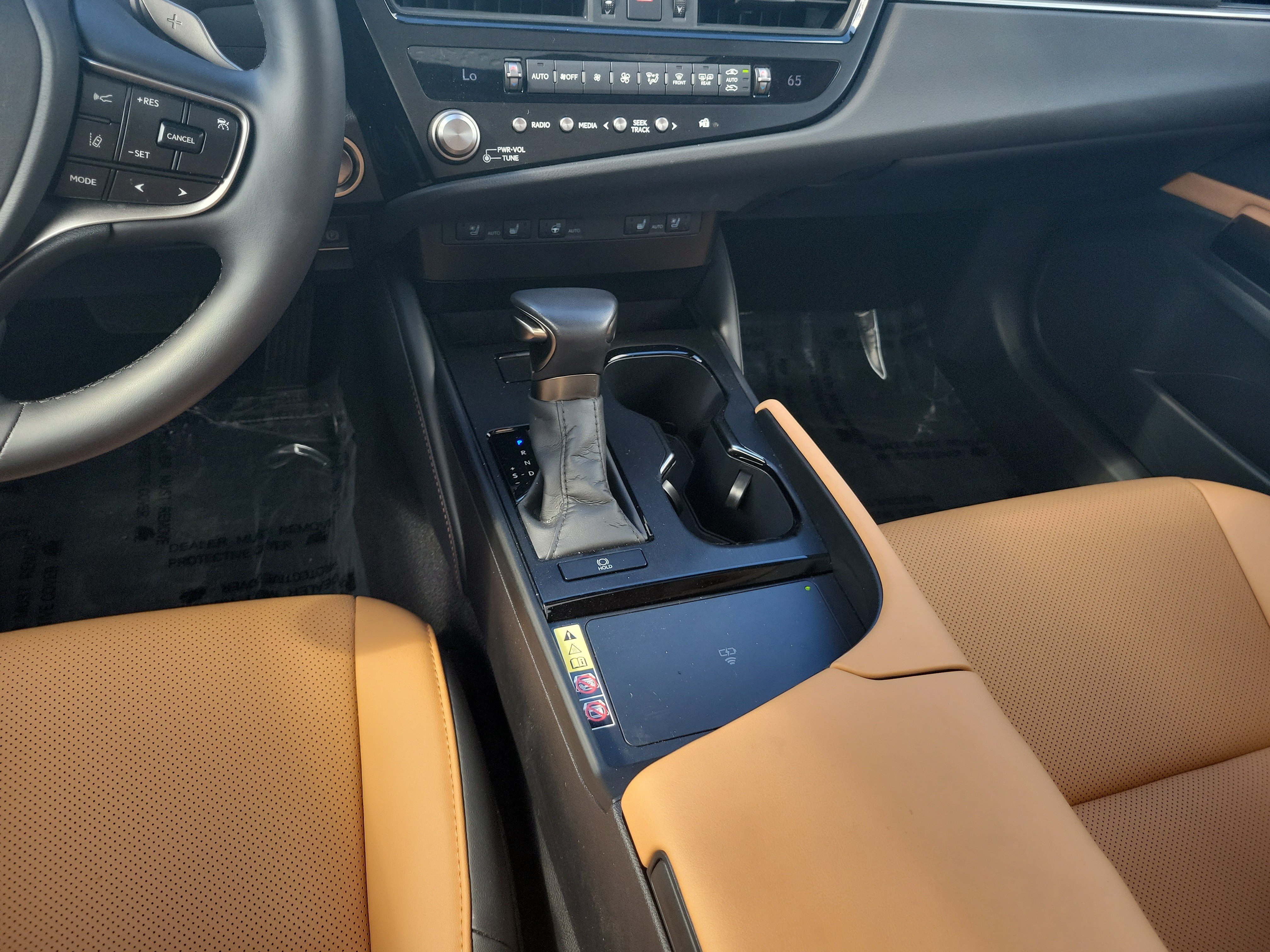 Used 2025 Lexus ES 350 w/ Premium Package FWD image 18