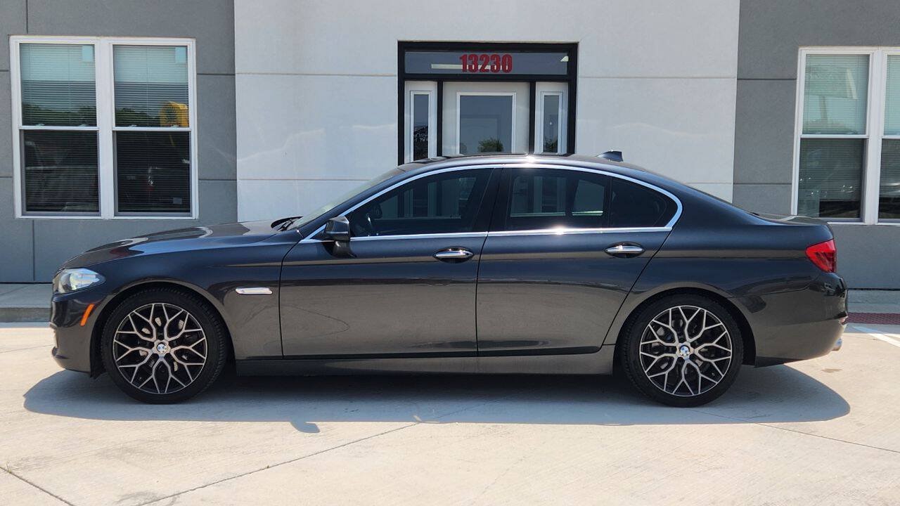 Used 2016 BMW 528i xDrive Sedan AWD/4WD image 3