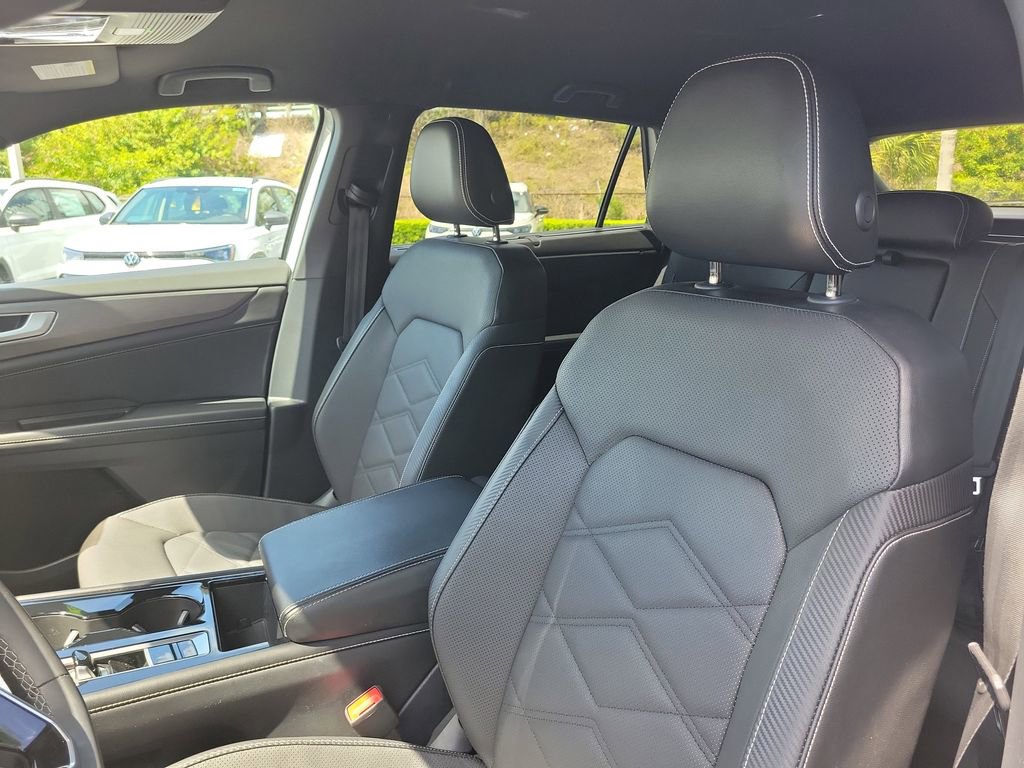 Used 2024 Volkswagen Atlas Cross Sport SE FWD image 21