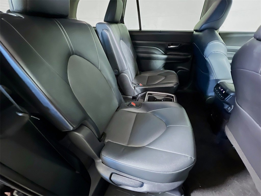 Certified 2025 Toyota Grand Highlander AWD image 26