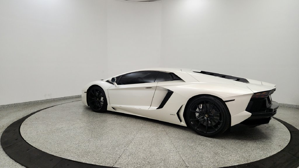 Used 2013 Lamborghini Aventador LP 700-4 AWD/4WD image 3