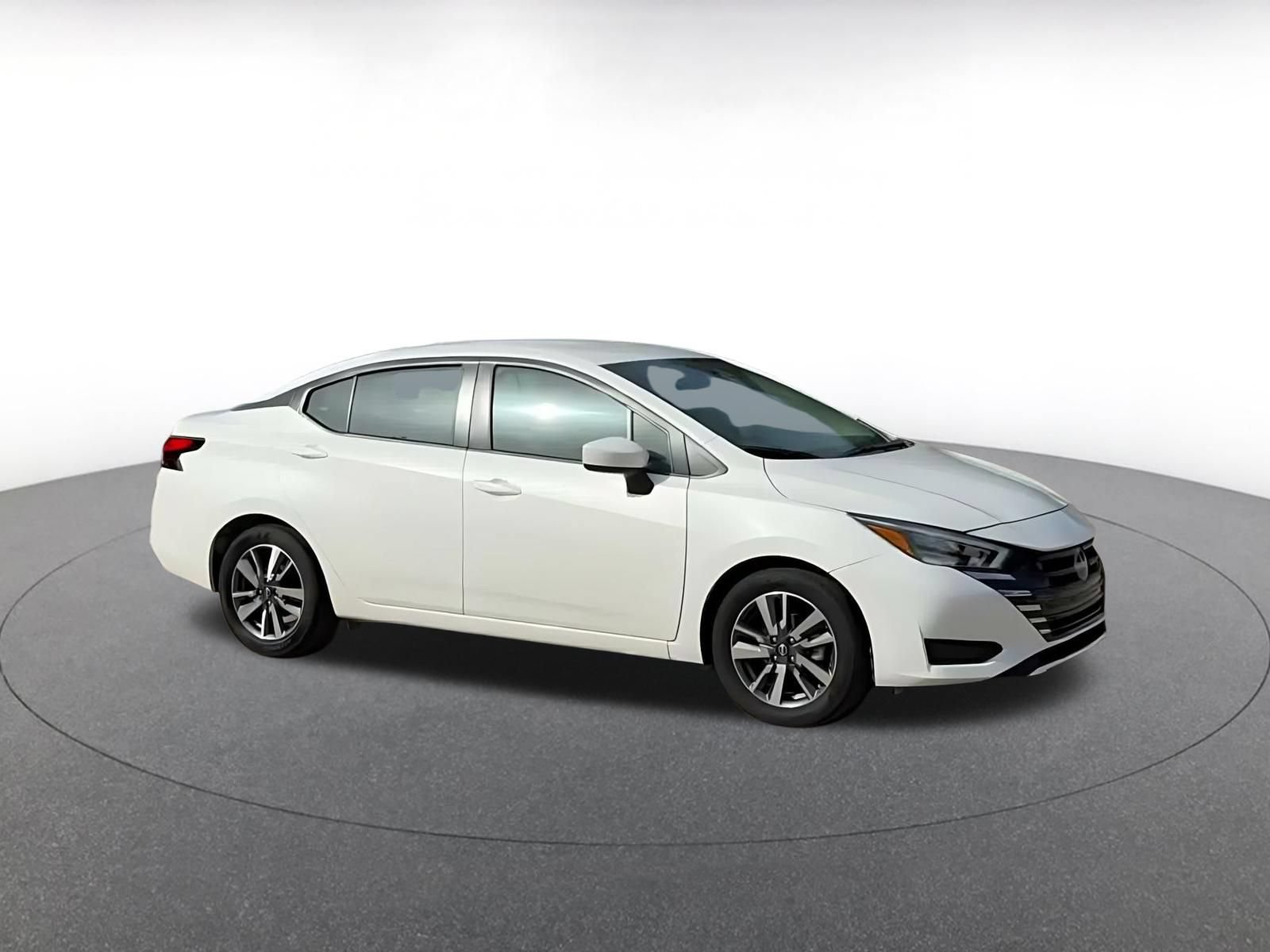 Used 2025 Nissan Versa SV FWD video 2