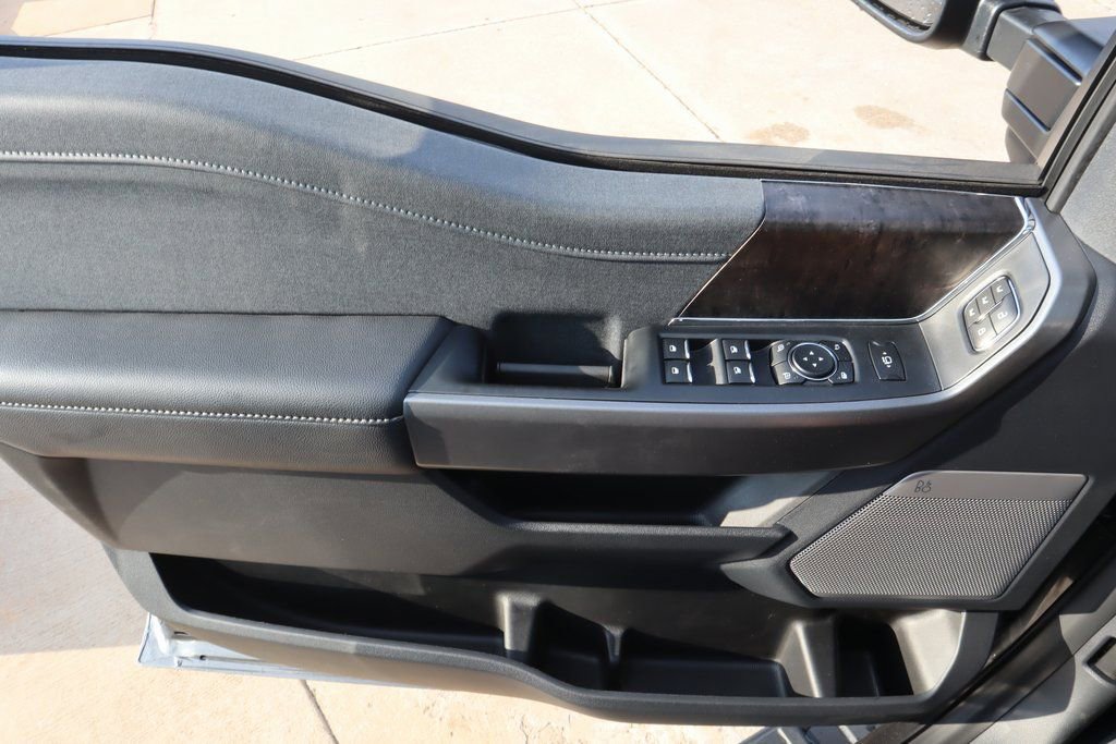 New 2026 Ford F250 Lariat w/ Black Appearance Package image 19