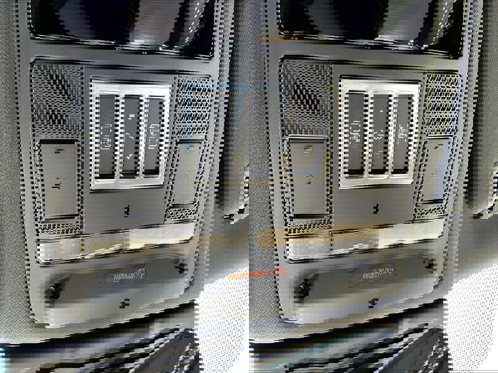 Used 2023 Land Rover Discovery HSE R-Dynamic AWD/4WD image 38