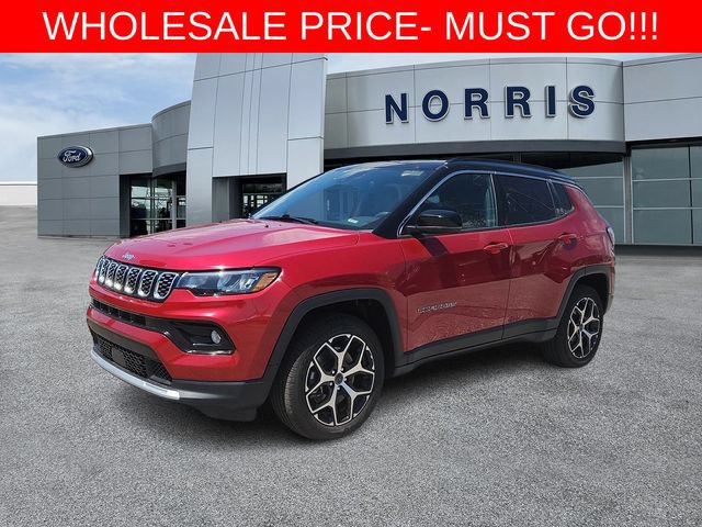 Used 2025 Jeep Compass Limited AWD/4WD image 2