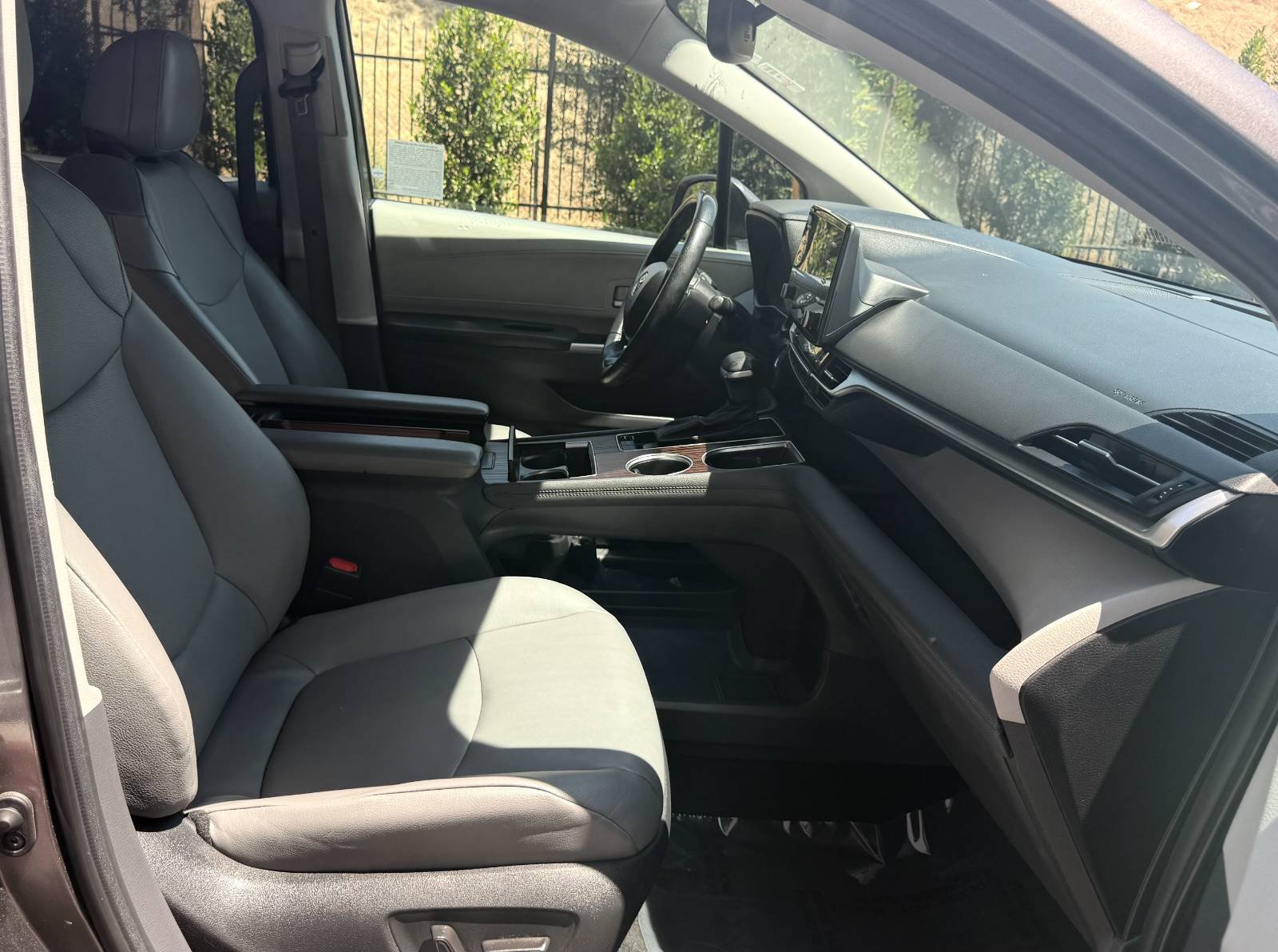 Used 2022 Toyota Sienna XLE FWD image 20