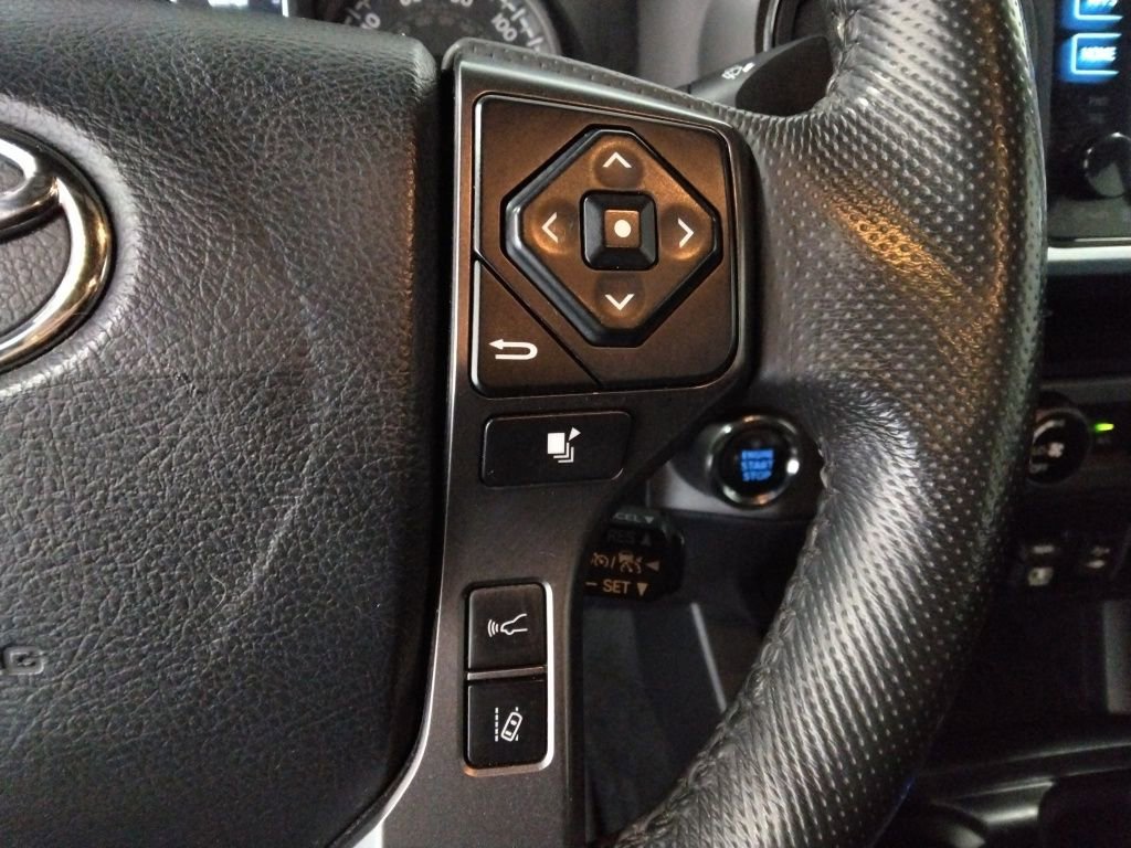 Used 2018 Toyota Tacoma TRD Off-Road image 13