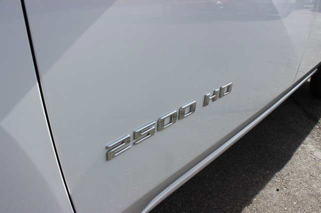 Used 2023 Chevrolet Silverado 2500 LT image 2