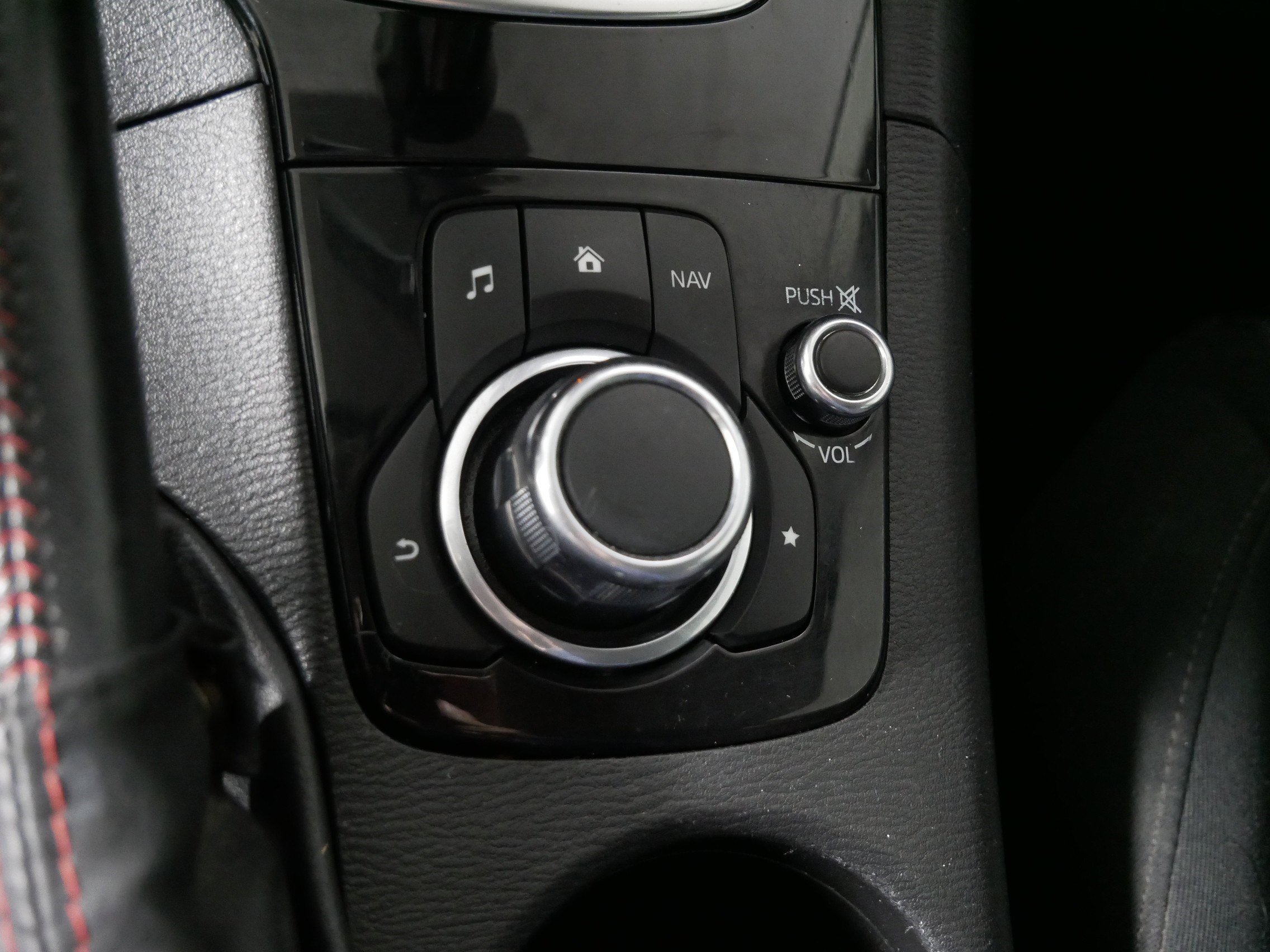 Used 2015 MAZDA MAZDA3 i Touring image 29