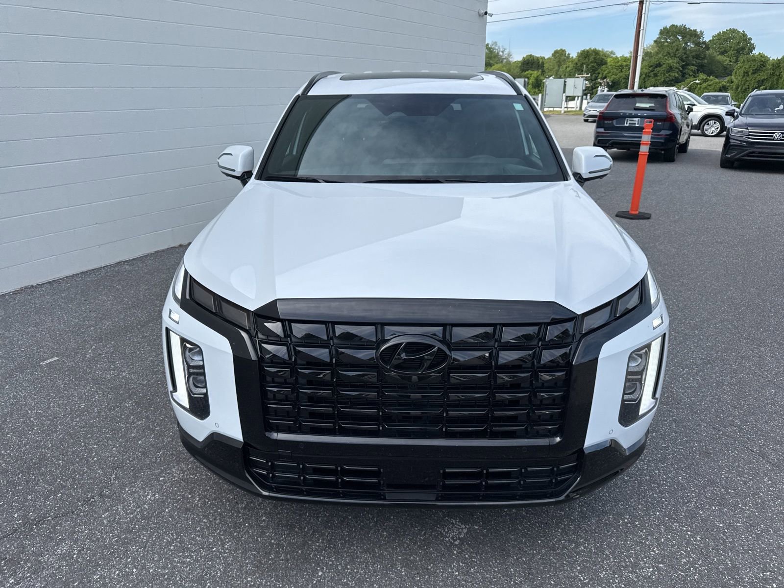 Used 2025 Hyundai Palisade Calligraphy AWD/4WD image 2