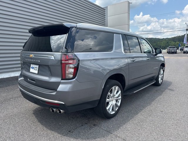 Used 2022 Chevrolet Suburban High Country image 3