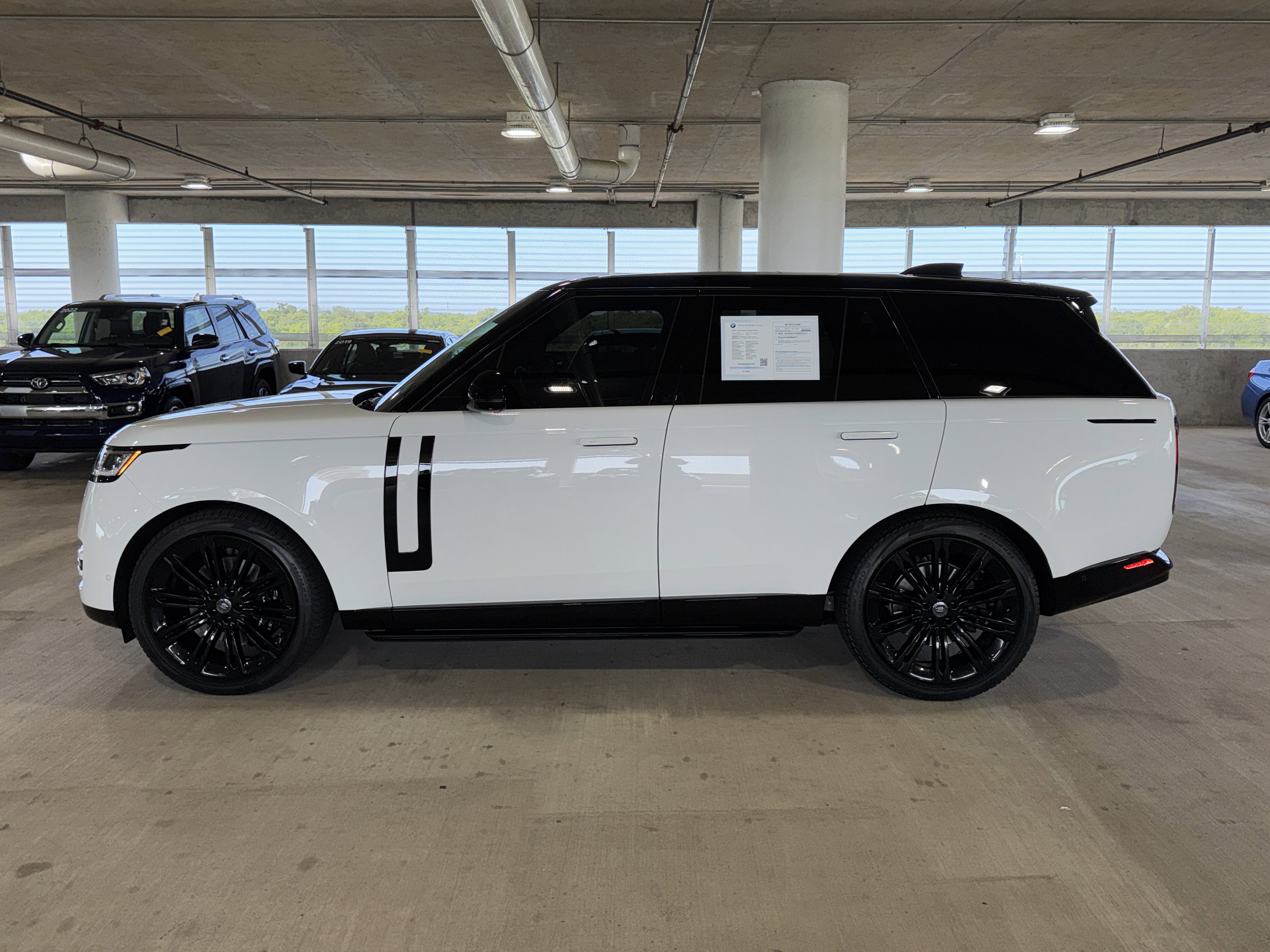 Used 2024 Land Rover Range Rover SE AWD/4WD image 7