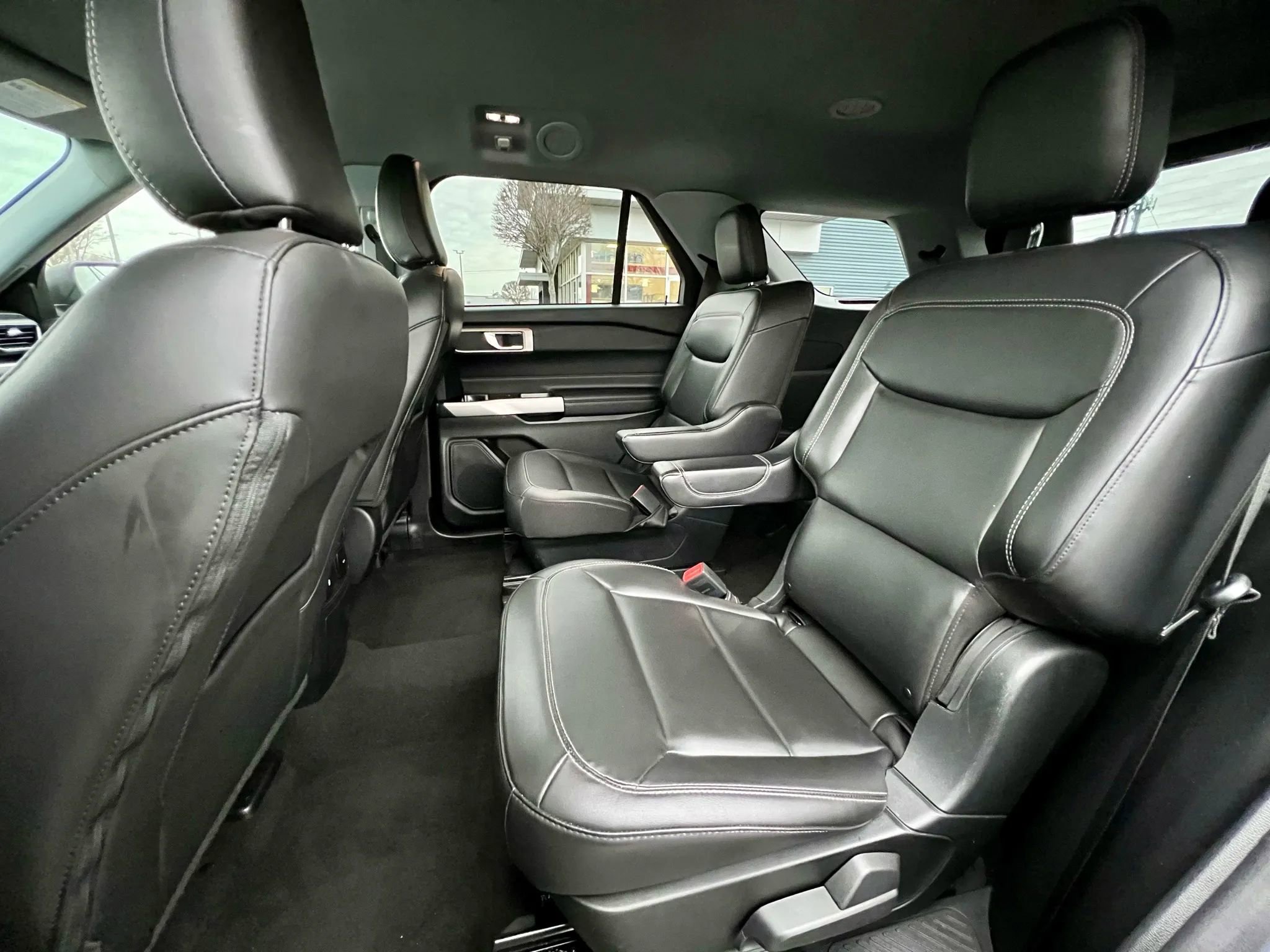 Used 2022 Ford Explorer XLT w/ Equipment Group 202A image 24