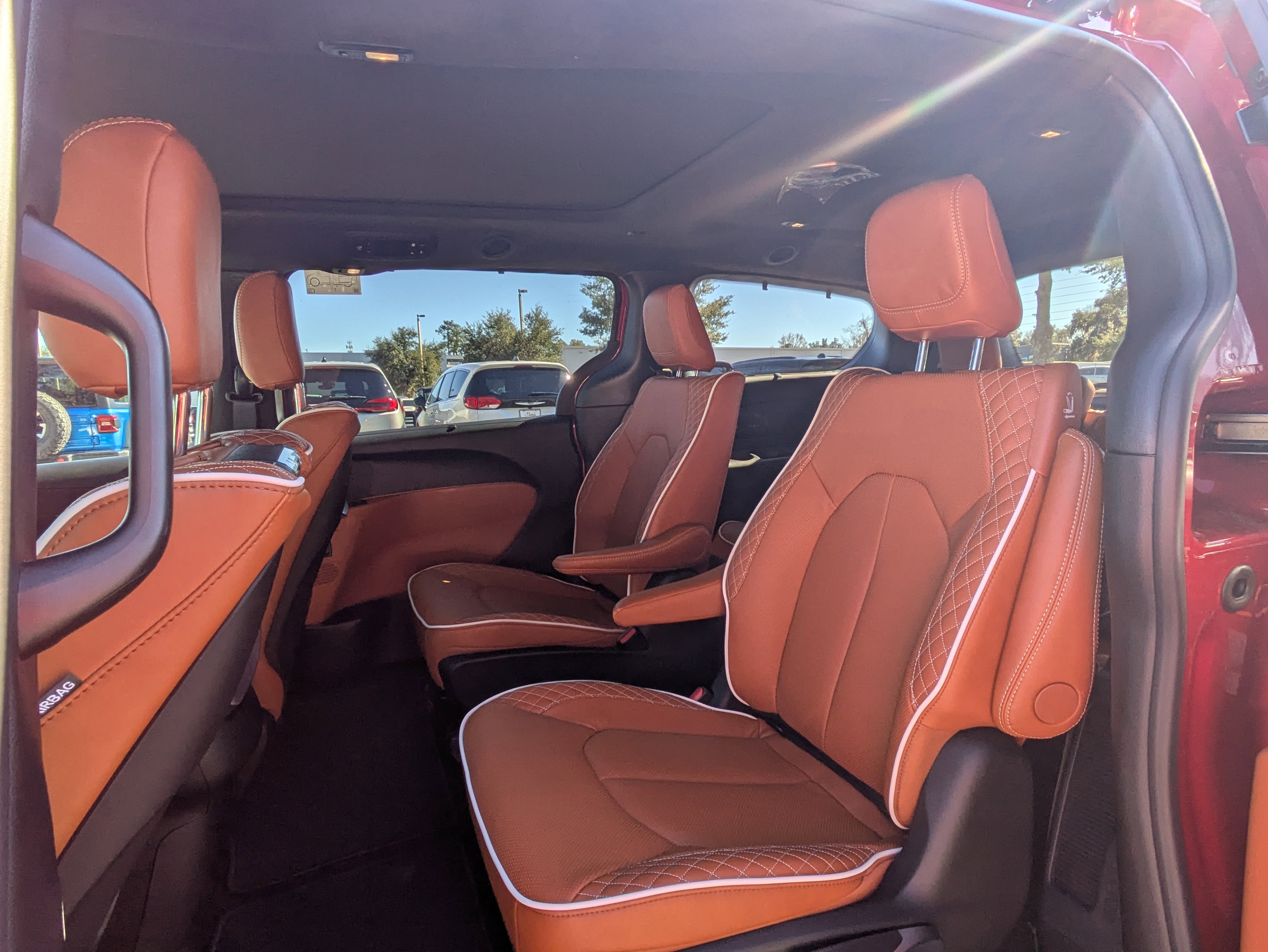 New 2026 Chrysler Pacifica Pinnacle w/ Trailer Tow Group image 14