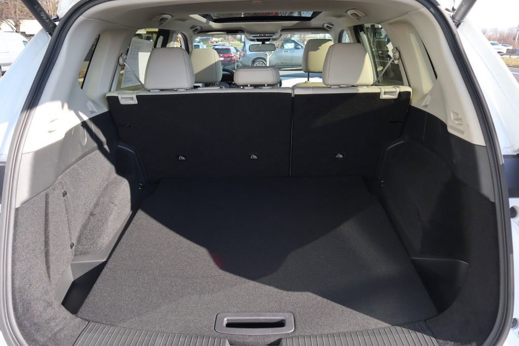 Used 2024 Nissan Rogue SV w/ SV Premium Package image 28