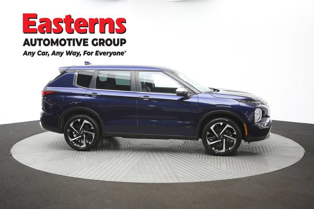 Used 2023 Mitsubishi Outlander SE AWD/4WD image 46