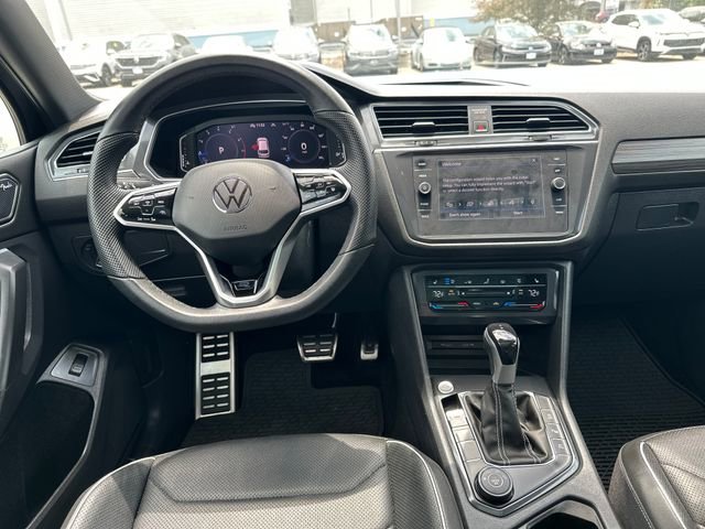 Certified 2023 Volkswagen Tiguan SEL R-Line AWD/4WD image 17