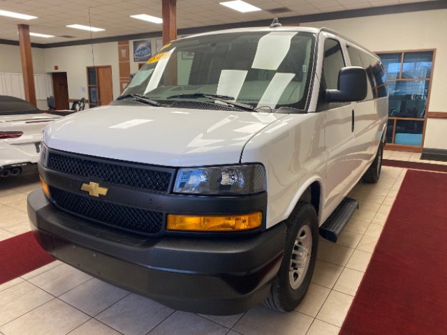 Used 2022 Chevrolet Express 3500 LS RWD image 1