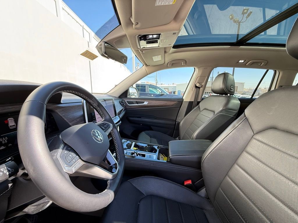 Certified 2025 Volkswagen Atlas SEL AWD/4WD image 9