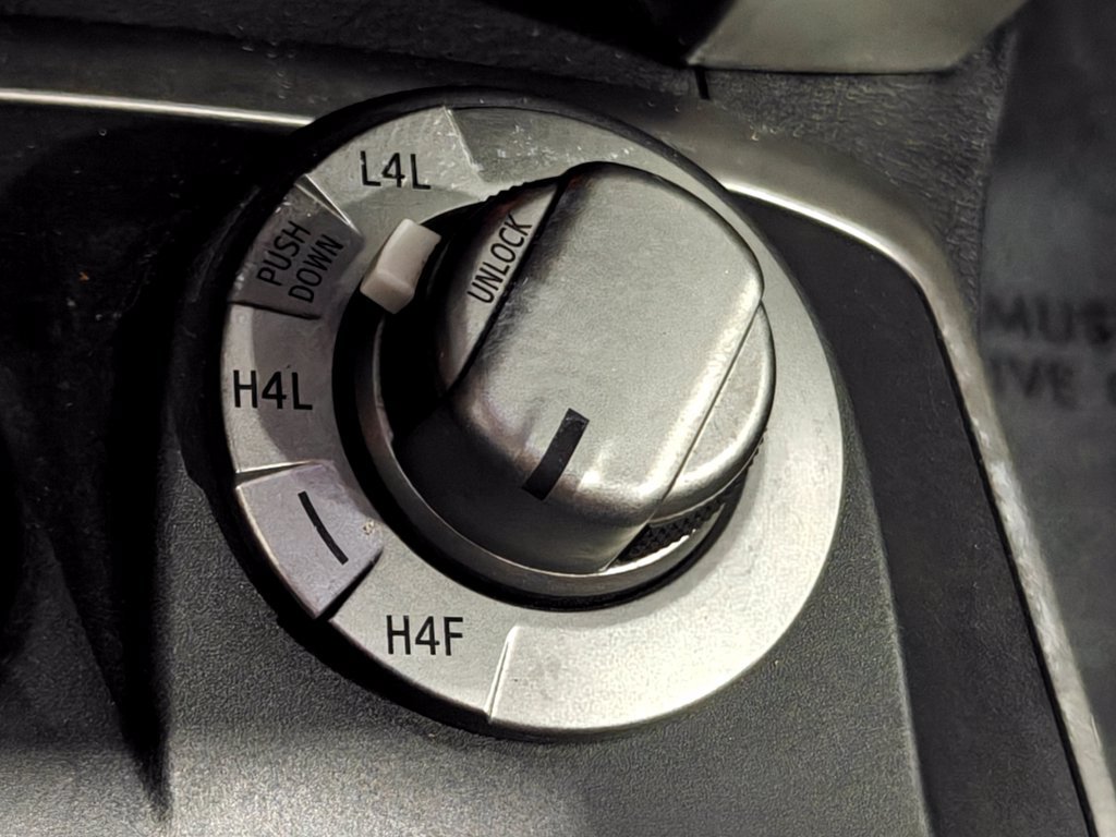 Used 2018 Toyota 4Runner Limited AWD/4WD image 10