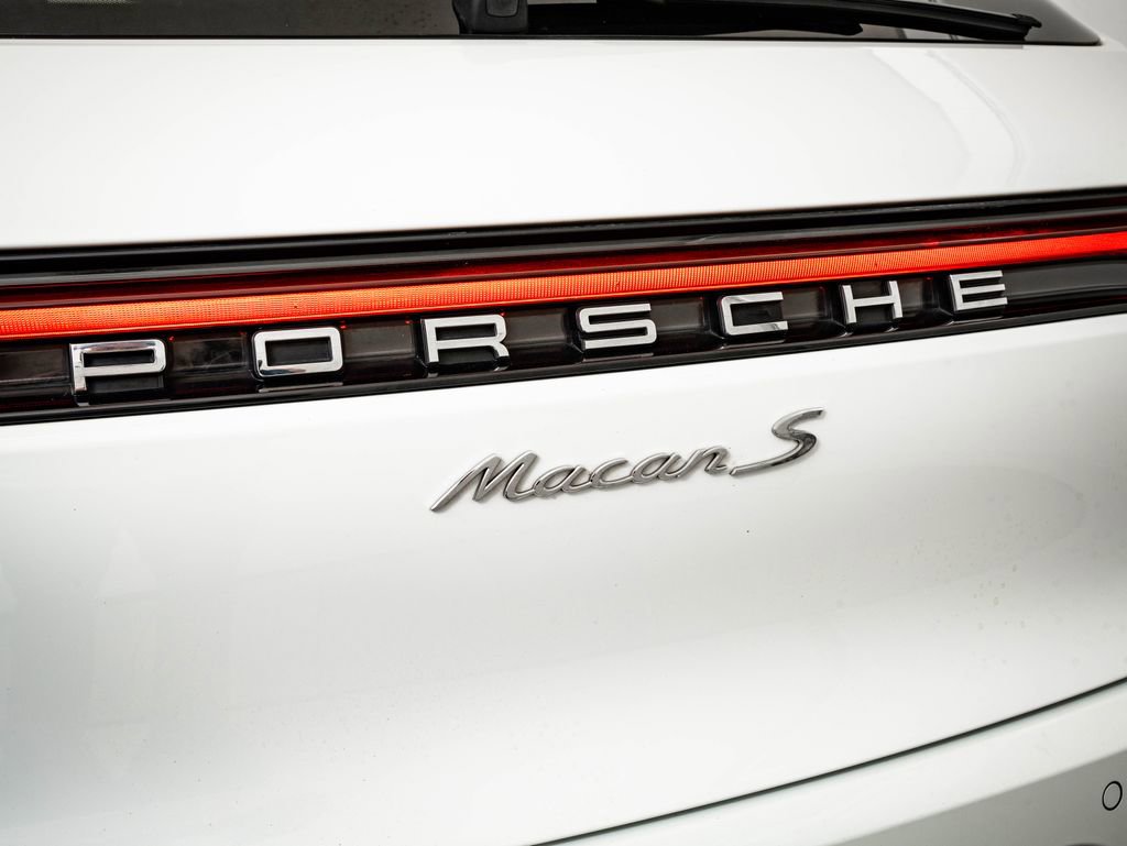 Certified 2021 Porsche Macan S AWD/4WD image 15