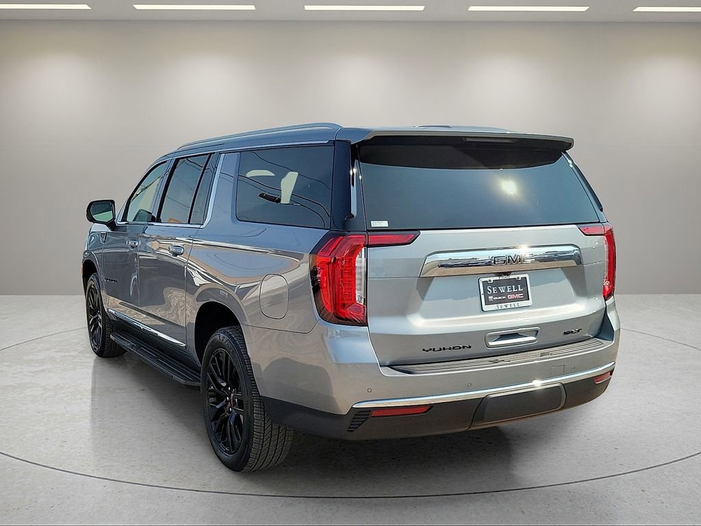 Used 2024 GMC Yukon XL SLT w/ SLT Premium Package image 2