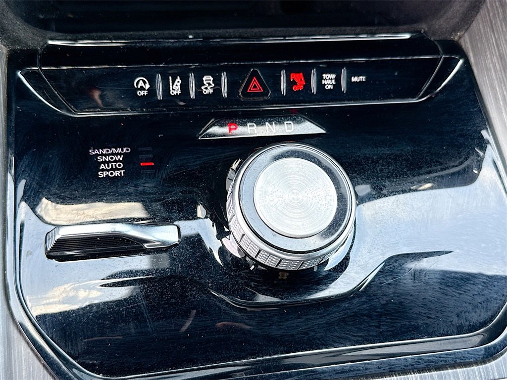 Used 2023 Jeep Wagoneer L Series II image 18