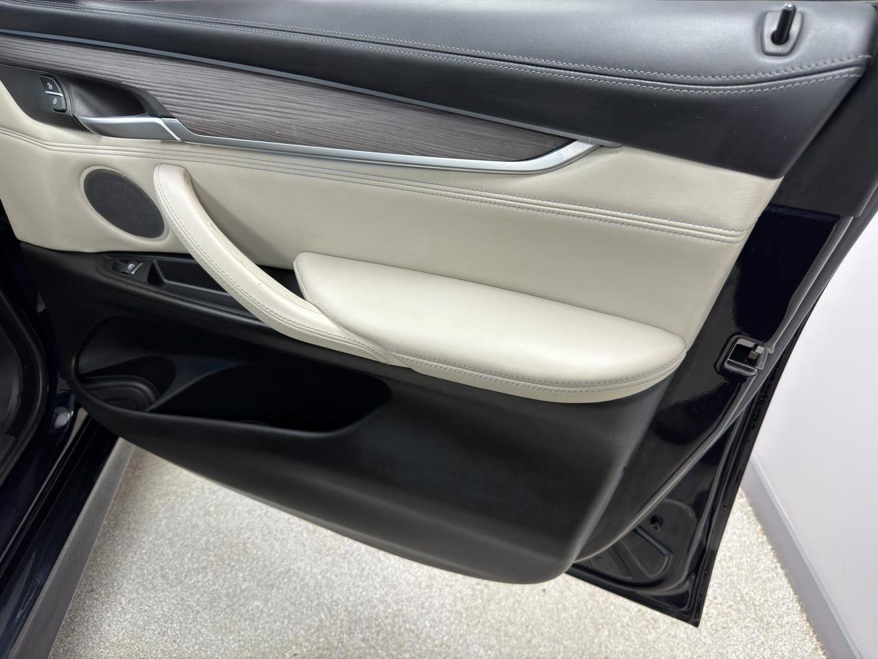 Used 2018 BMW X6 w/ Sports Activity Package image 13