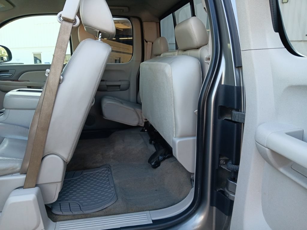 Used 2007 GMC Sierra 1500 SLT w/ SLE/SLT Trailering Package AWD/4WD image 24