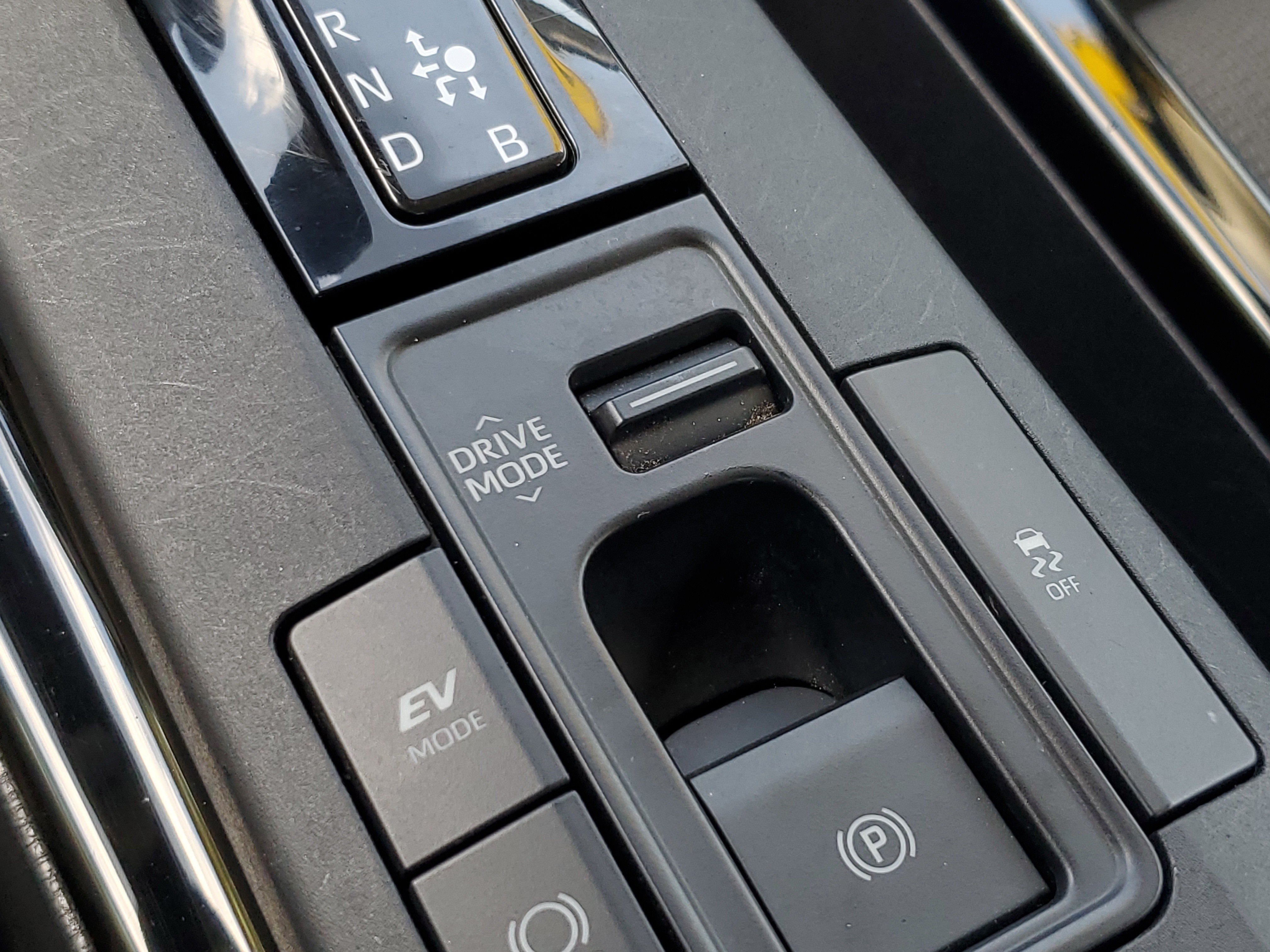 Certified 2024 Toyota Prius LE FWD image 30
