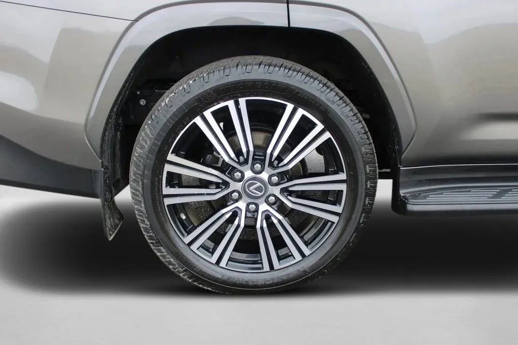 Used 2023 Lexus LX 600 4WD w/ Appearance Package image 40