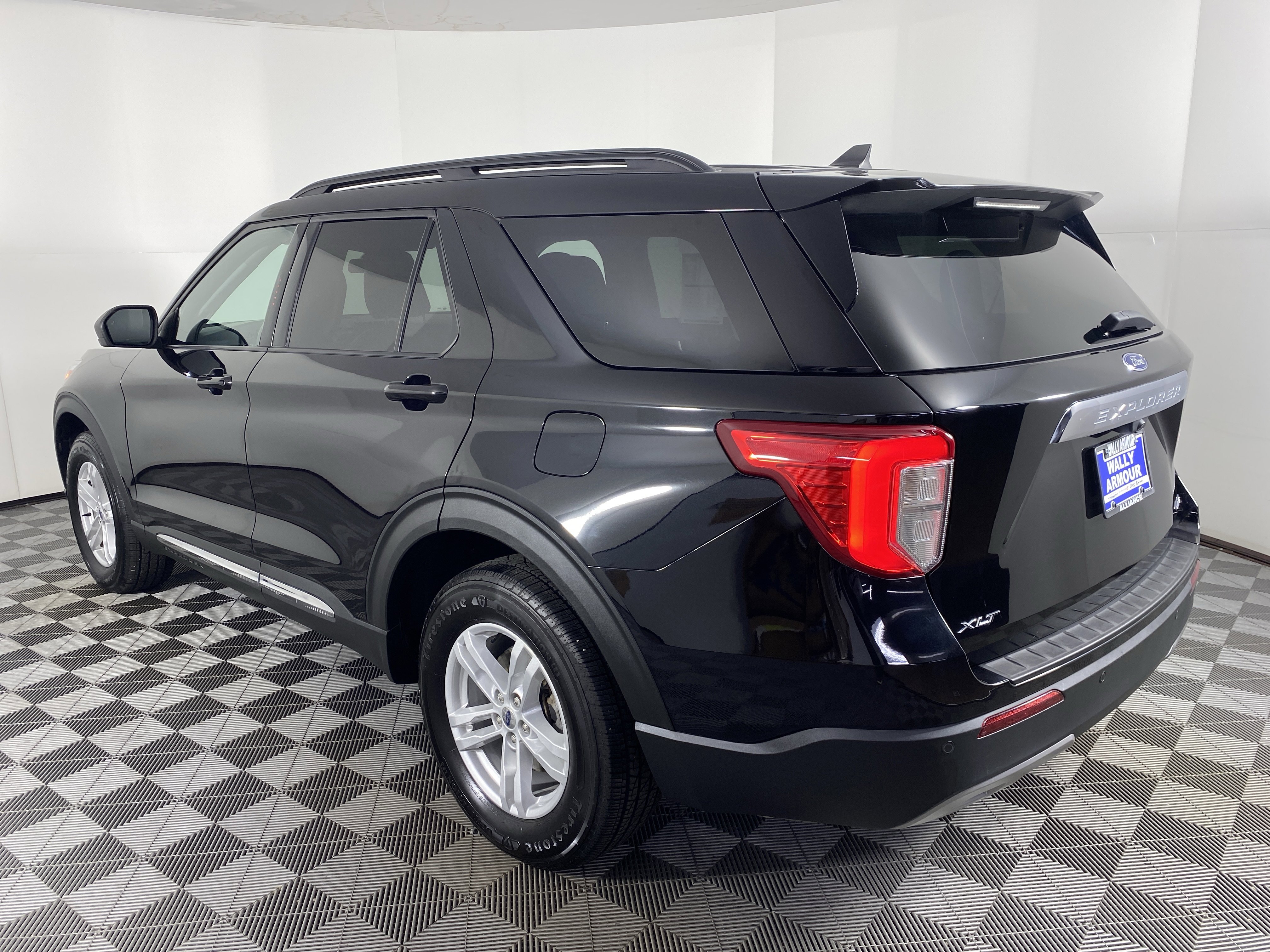 Used 2021 Ford Explorer XLT w/ Equipment Group 202A image 10