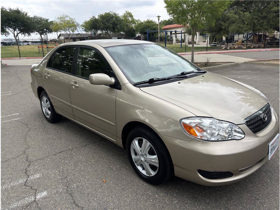 Used 2005 Toyota Corolla LE FWD image 4