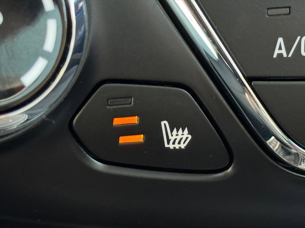 Used 2018 Chevrolet Cruze LT w/ Convenience Package image 17