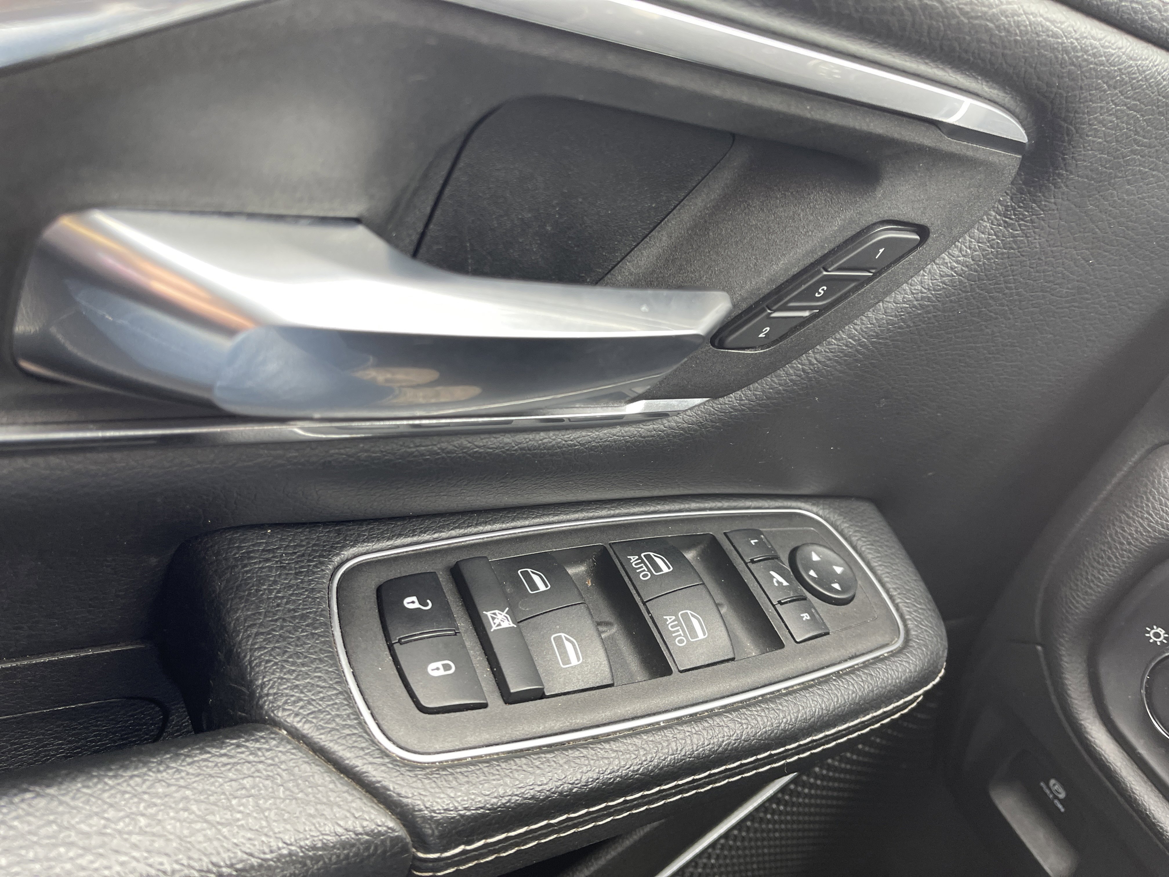 Used 2024 RAM 1500 Laramie image 28