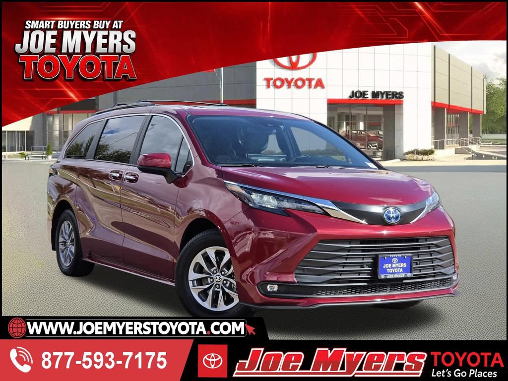 Used 2025 Toyota Sienna XLE