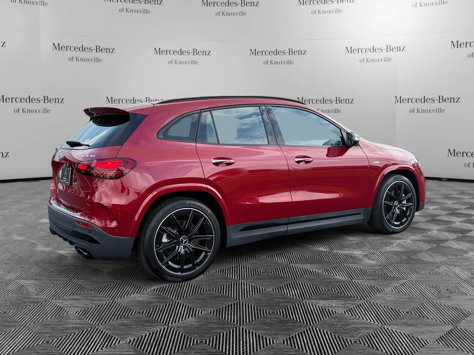 Used 2024 Mercedes-Benz GLA 35 AMG 4MATIC image 5