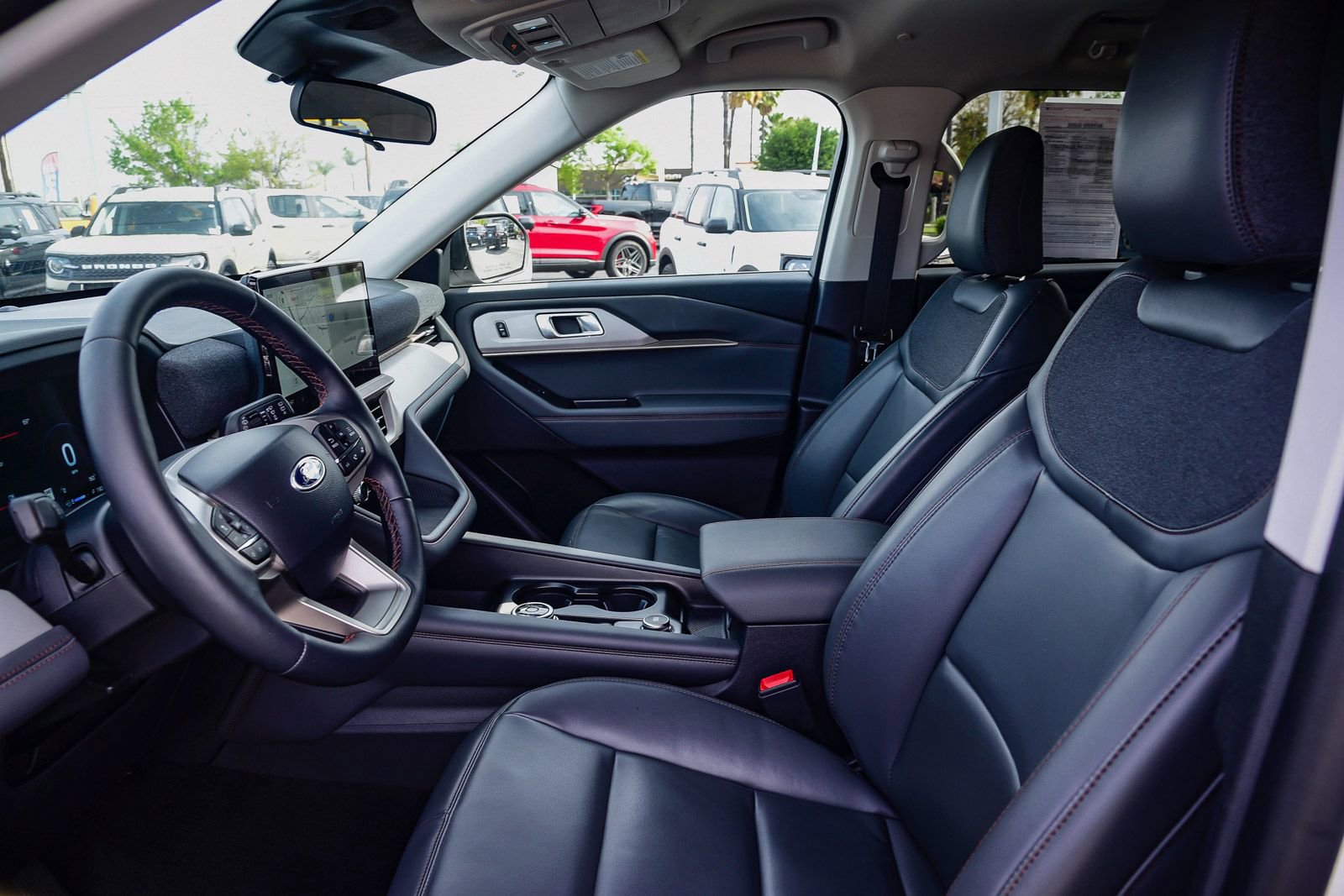 Used 2026 Ford Explorer Active w/ Active Comfort Package image 18