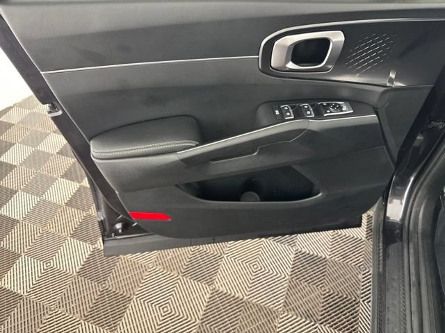 Certified 2025 Kia Sorento EX w/ Panoramic Sunroof Package FWD image 20