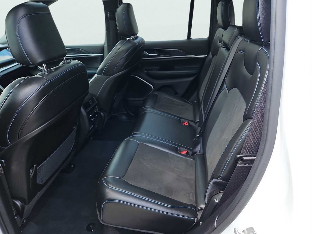 Used 2024 Jeep Grand Cherokee Trailhawk AWD/4WD image 37