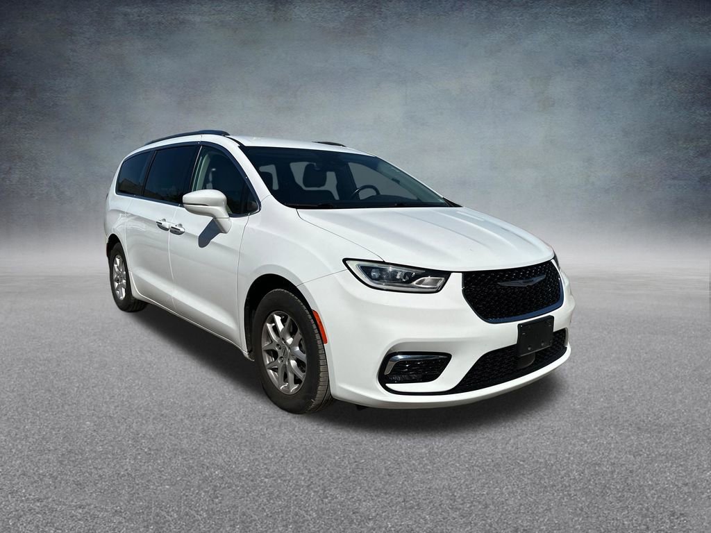 Used 2021 Chrysler Pacifica Touring-L FWD image 8