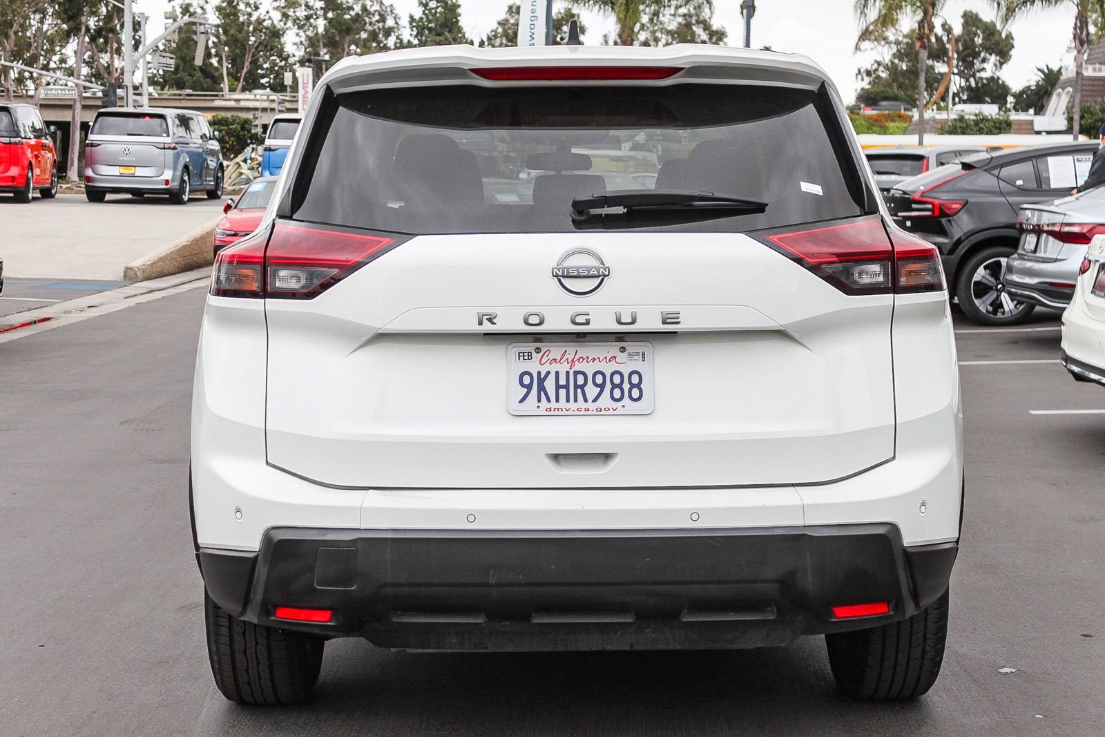 Used 2024 Nissan Rogue S image 7