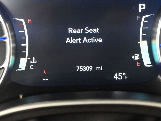 Used 2025 Chrysler Pacifica Select image 34