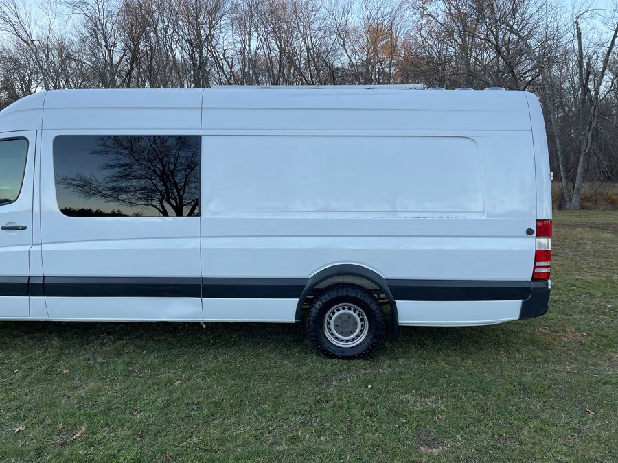 Used 2011 Freightliner Sprinter 2500 image 13