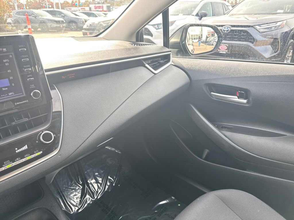 Used 2021 Toyota Corolla LE image 27
