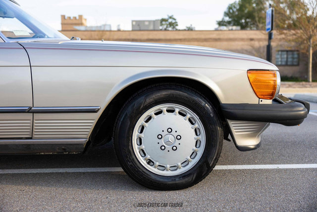 Used 1987 Mercedes-Benz 560 SL image 11