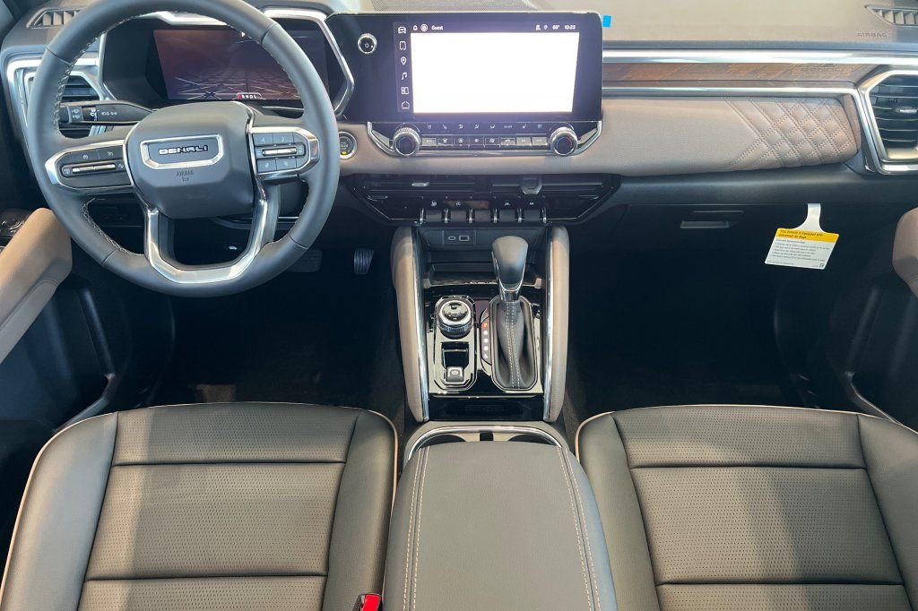 New 2026 GMC Canyon Denali image 10