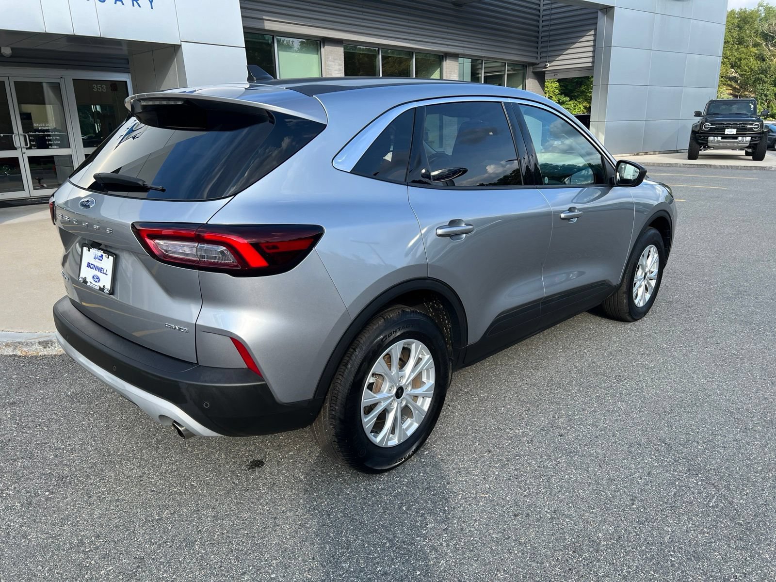 Used 2023 Ford Escape Active w/ Tech Pack #1 AWD/4WD image 6