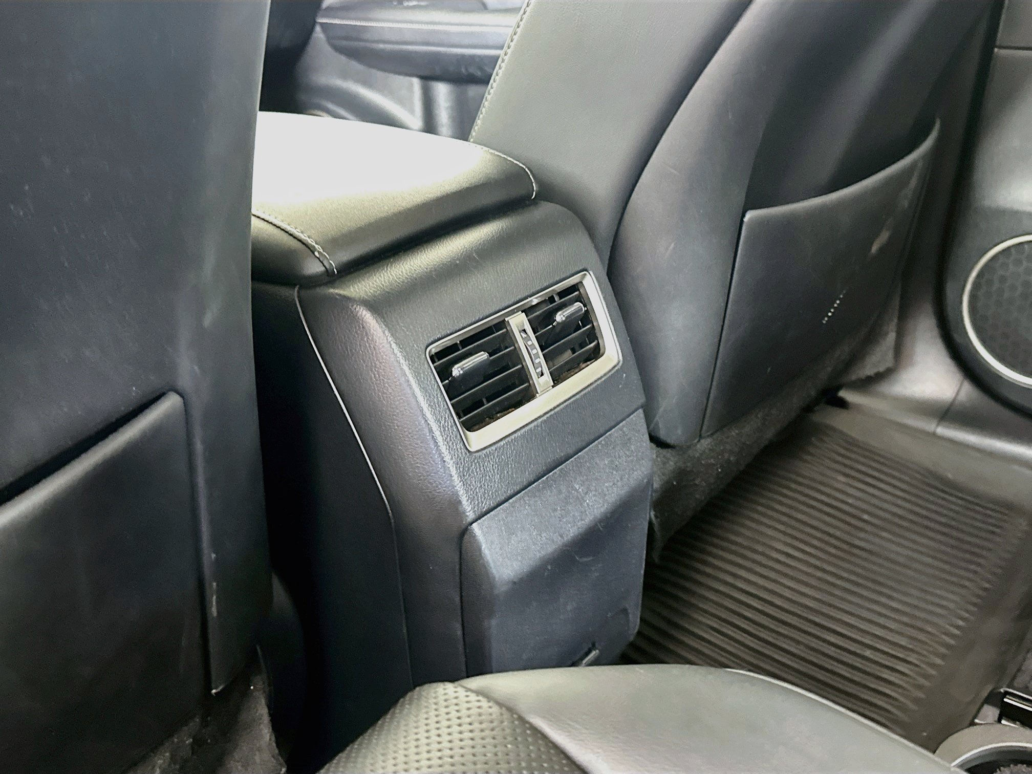 Used 2020 Lexus RX 450hL AWD w/ Premium Package image 28