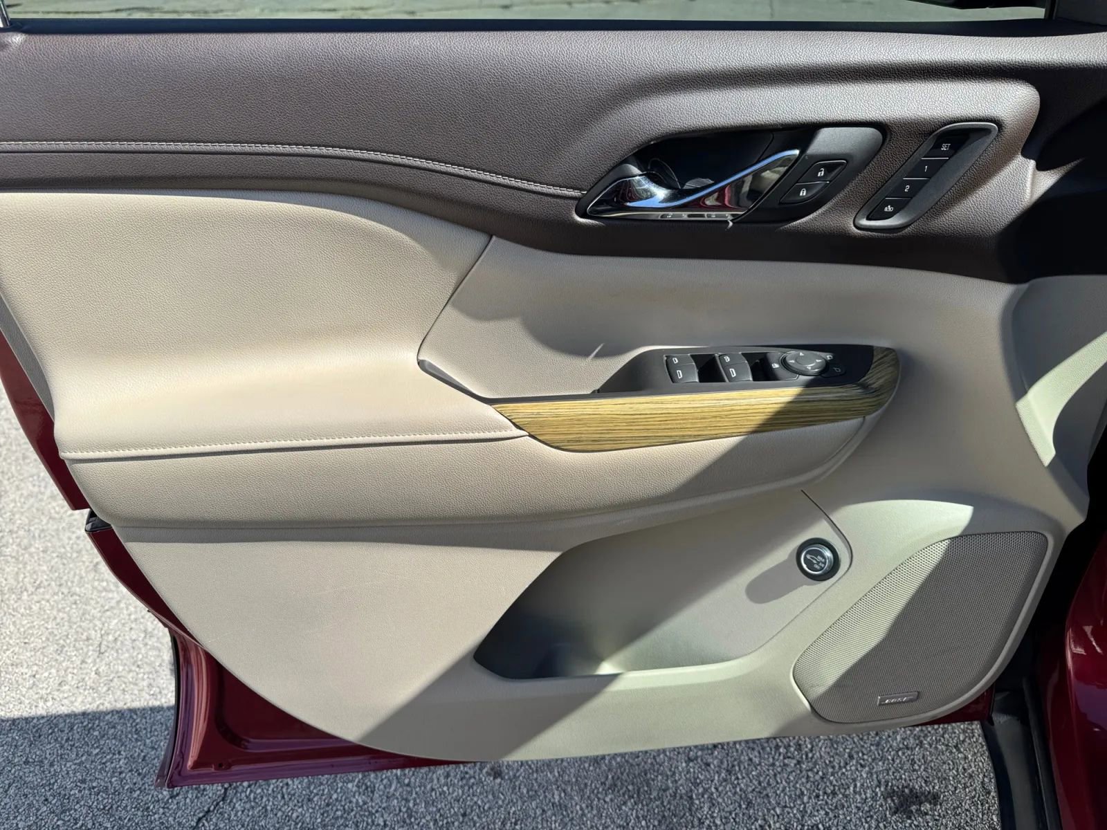 Used 2019 GMC Acadia Denali image 14